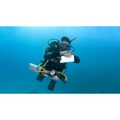 Diver with dive slate and pony bottle — official PADI Self-Reliant Diver course image